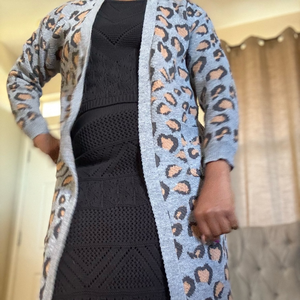 Stylish Leopard Print Cardigan in Gray and Tan